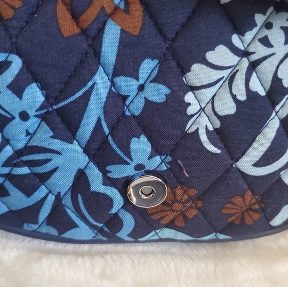 𝅺VERA Bradley Retired Fall 2016 Navy Blue Floral Slim Saddle Crossbody Bag Purse - Picture 5 of 16